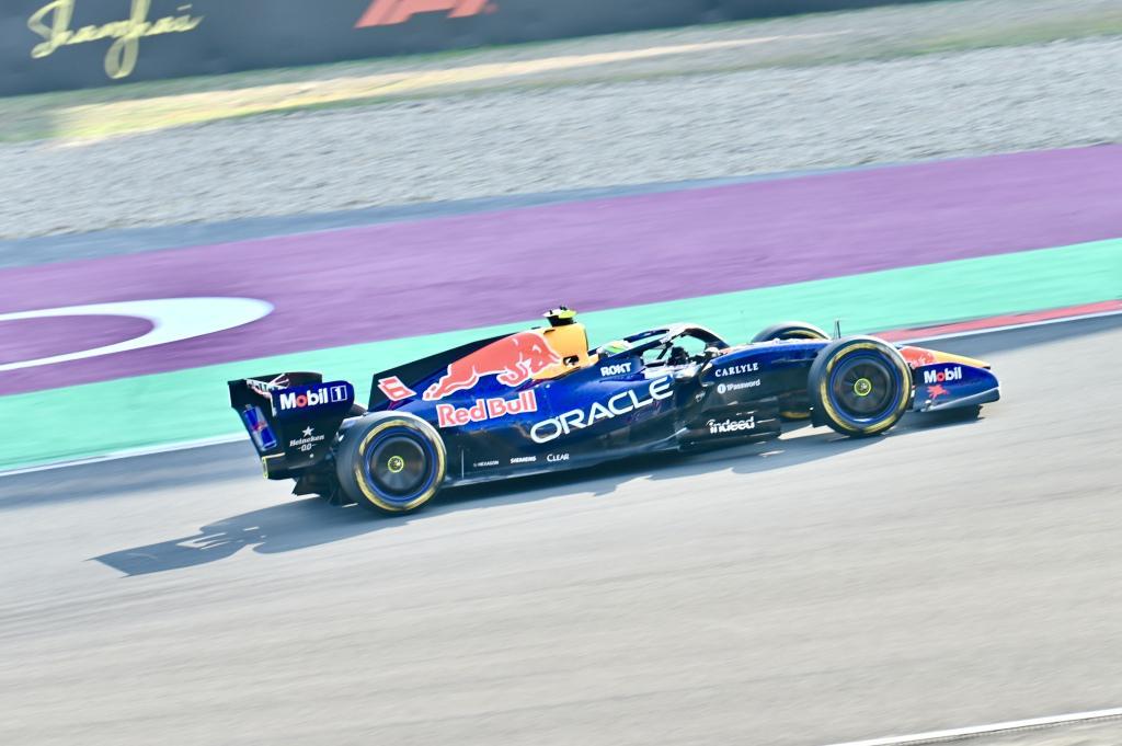 华体会体育官方-现场｜F1中国大奖赛首日，全球车迷“进站”上海嘉定